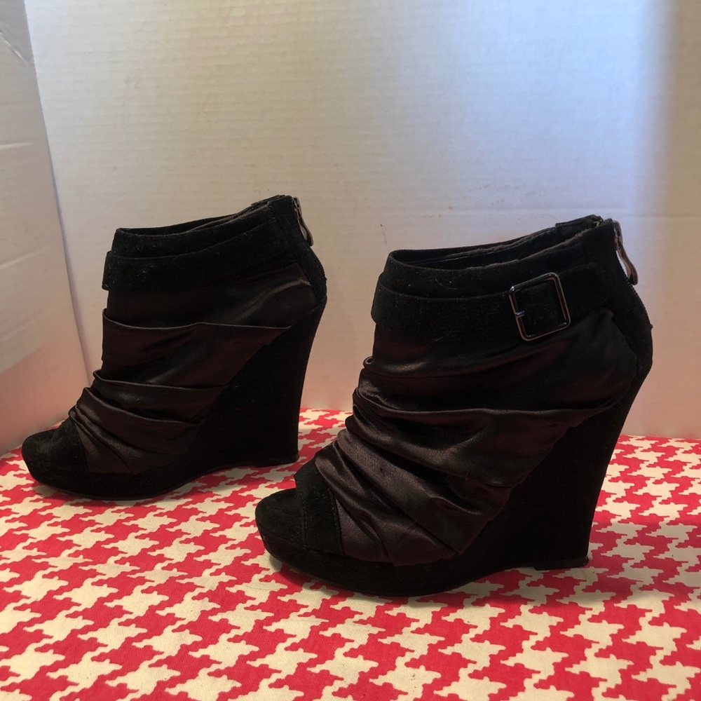 Kaylee Shadow 2 Booties - Picture 2 of 5